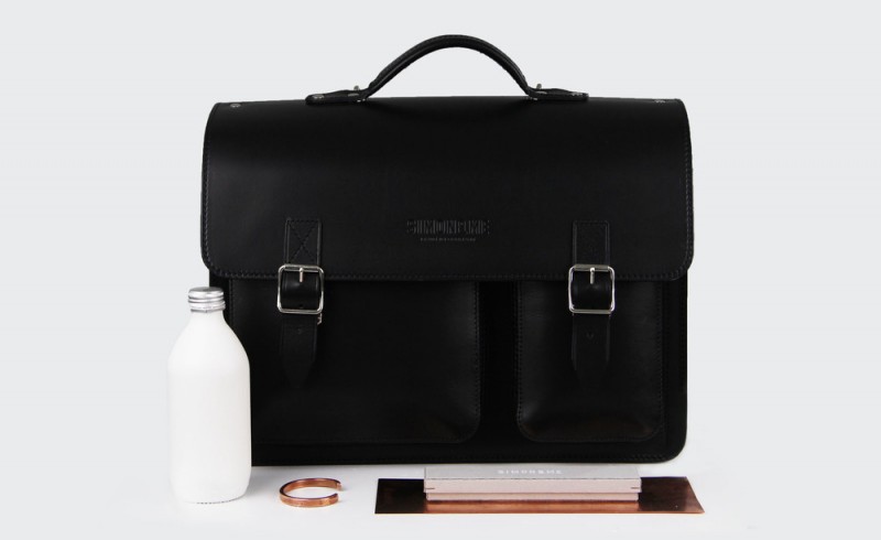 005 - THE LEATHER BAG - Bottle - Style